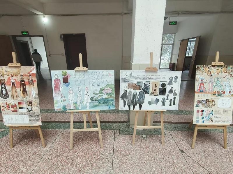 匠心设计点亮校园 ——我校纺织服装系服装专业实训周作品展开幕