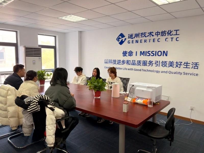 护航实习助成长——纺织服装系走访看望实习学生