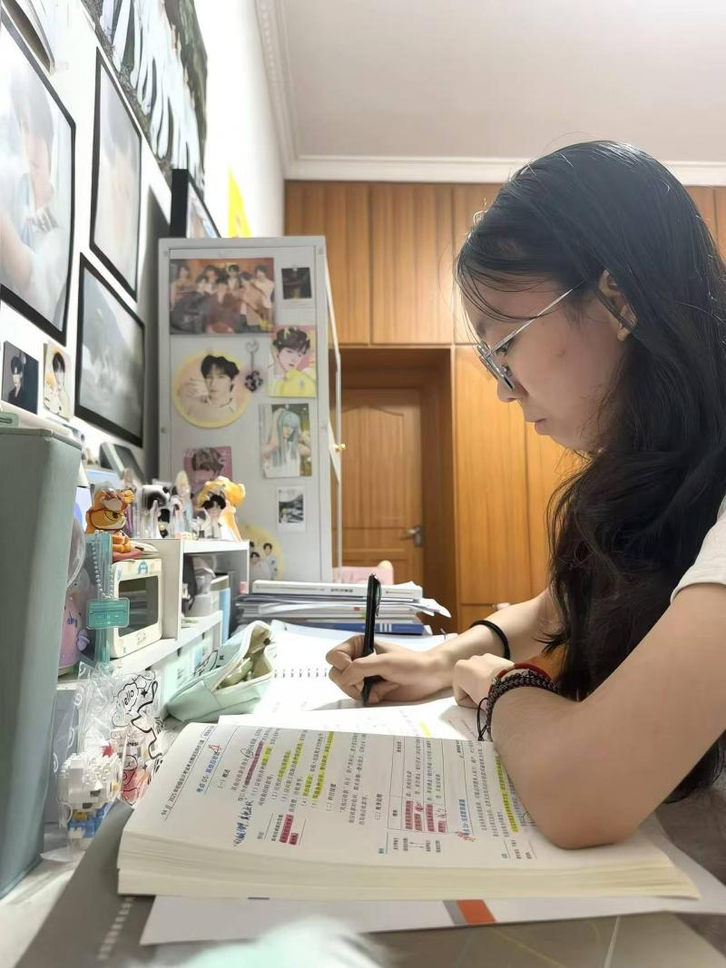 丁莉.jpg